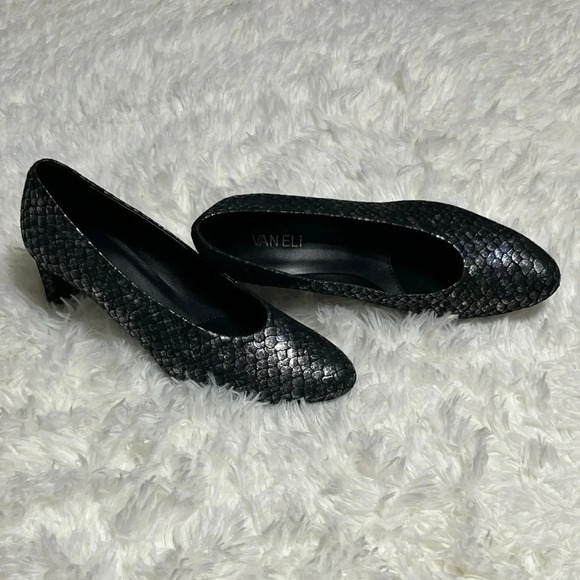 Van Eli | Black Snake Print Low Pump - Picture 5 of 9